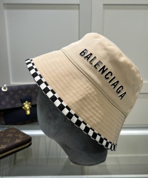 Balenciage Bucket Hat Cream Hat