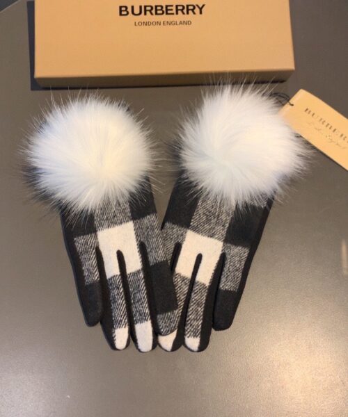 Burberry Cashmere Gloves In Black & White