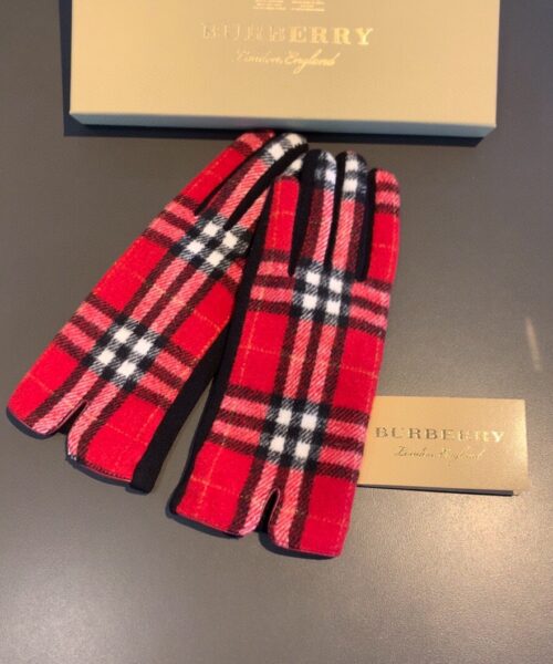 Burberry Cashmere Gloves In Red