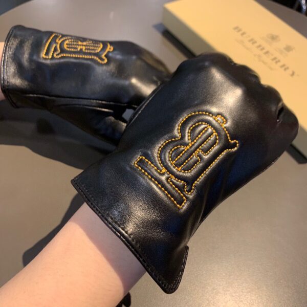 Burberry Monogram Motif Gloves In Black
