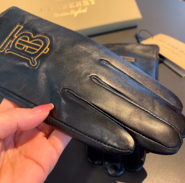 Burberry Monogram Motif Gloves In Black