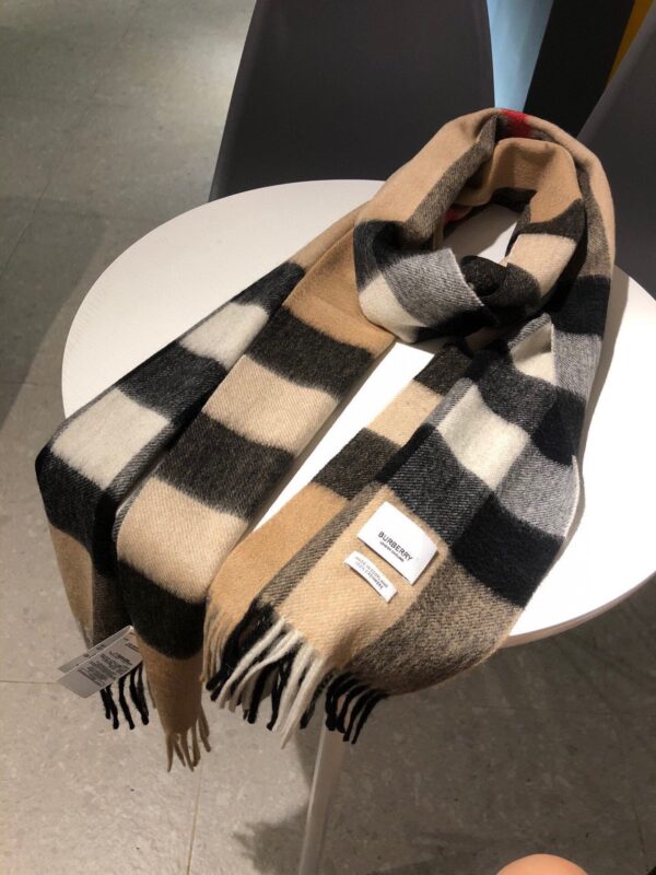 Burberry The Classic Check Cashmere Brown 66in/168cm