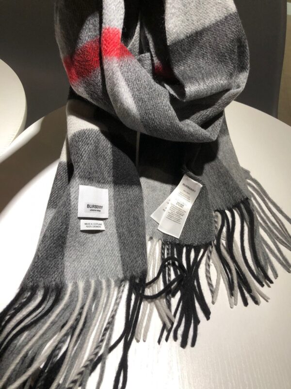 Burberry The Classic Check Cashmere Grey 66in/168cm