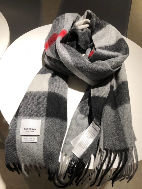 Burberry The Classic Check Cashmere Grey 66in/168cm