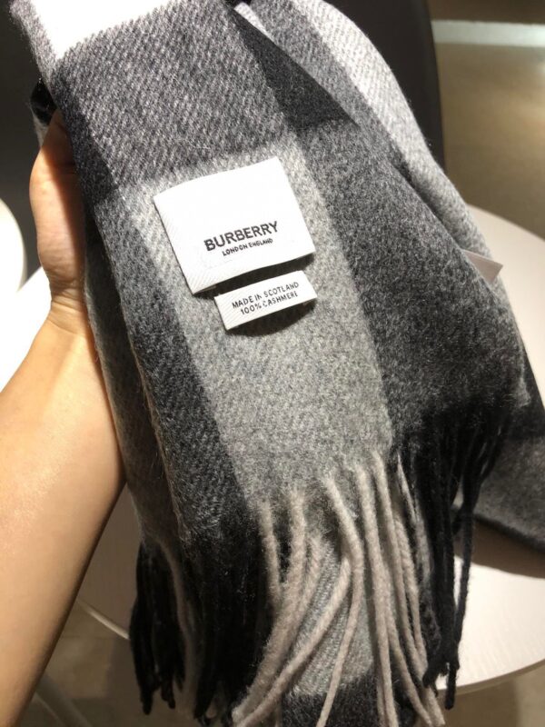 Burberry The Classic Check Cashmere Grey 66in/168cm