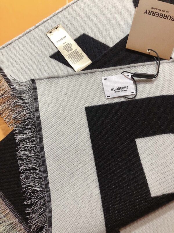 Burberry Wool New Double-Sided Large Black Scarf 188cm/74in 