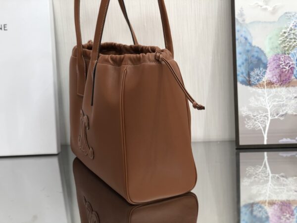 1:1 Replica Celine Cabas Drawstring Cuir Triomphe Brown For Women 44cm / 17in 199973DU3.04LU