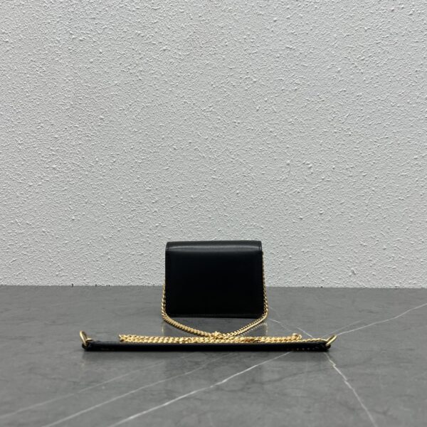 1:1 Replica Celine Card Holder On Chain Triomphe Black For Women 4in/11cm 10J743DPV.38NO