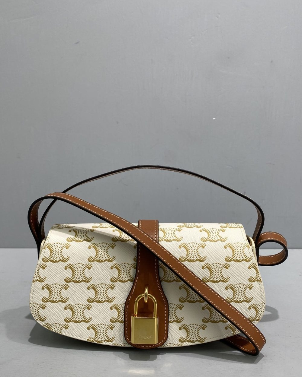 1:1 Replica Celine Casual Style Bridal Logo White / Brown For Women 7in/18cm 10I592DQ2.01TA