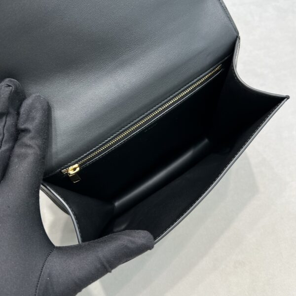 1:1 Replica Celine Chain Besace Triomphe Black For Women 10in/24.5cm 199273BF4.38NO