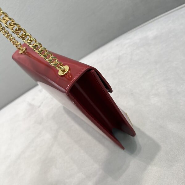 1:1 Replica Celine Chain Besace Triomphe Carmin For Women 10in/24.5cm 199273BF4.27CA