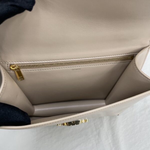 1:1 Replica Celine Chain Besace Triomphe Nude For Women 10in/24.5cm 199273BF4.03ND