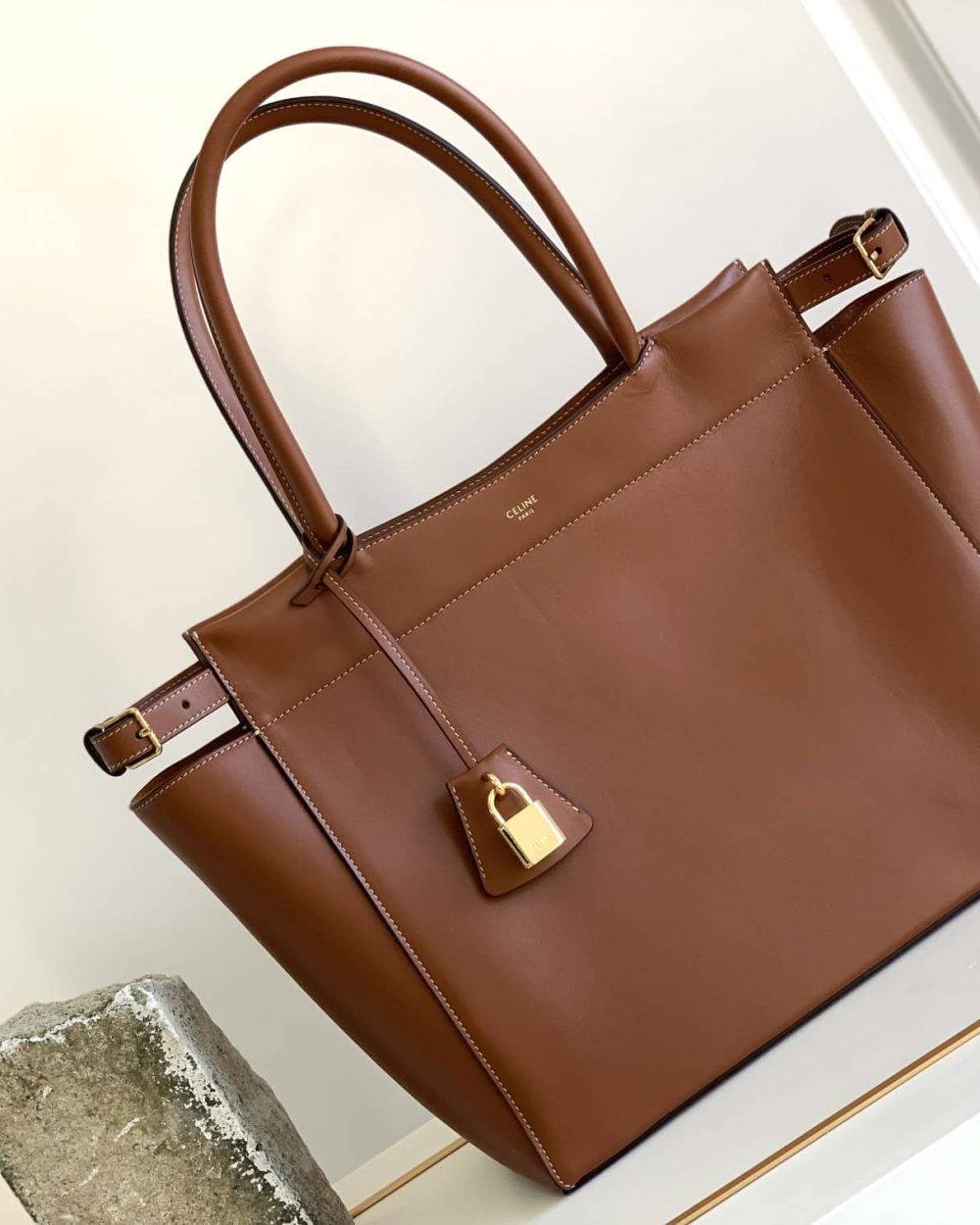 1:1 Replica Celine Medium Cabas Bourgeois Tan For Women 18in/45cm 199773EHS.04LU