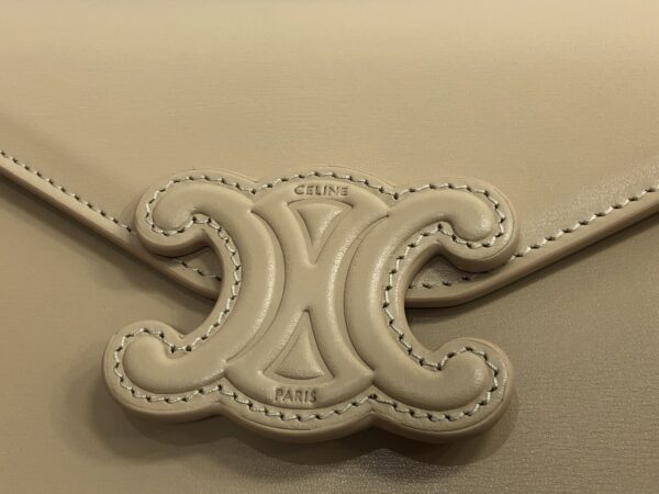 1:1 Replica Celine Wallet On Chain Triomphe Beige For Women 7in/19cm