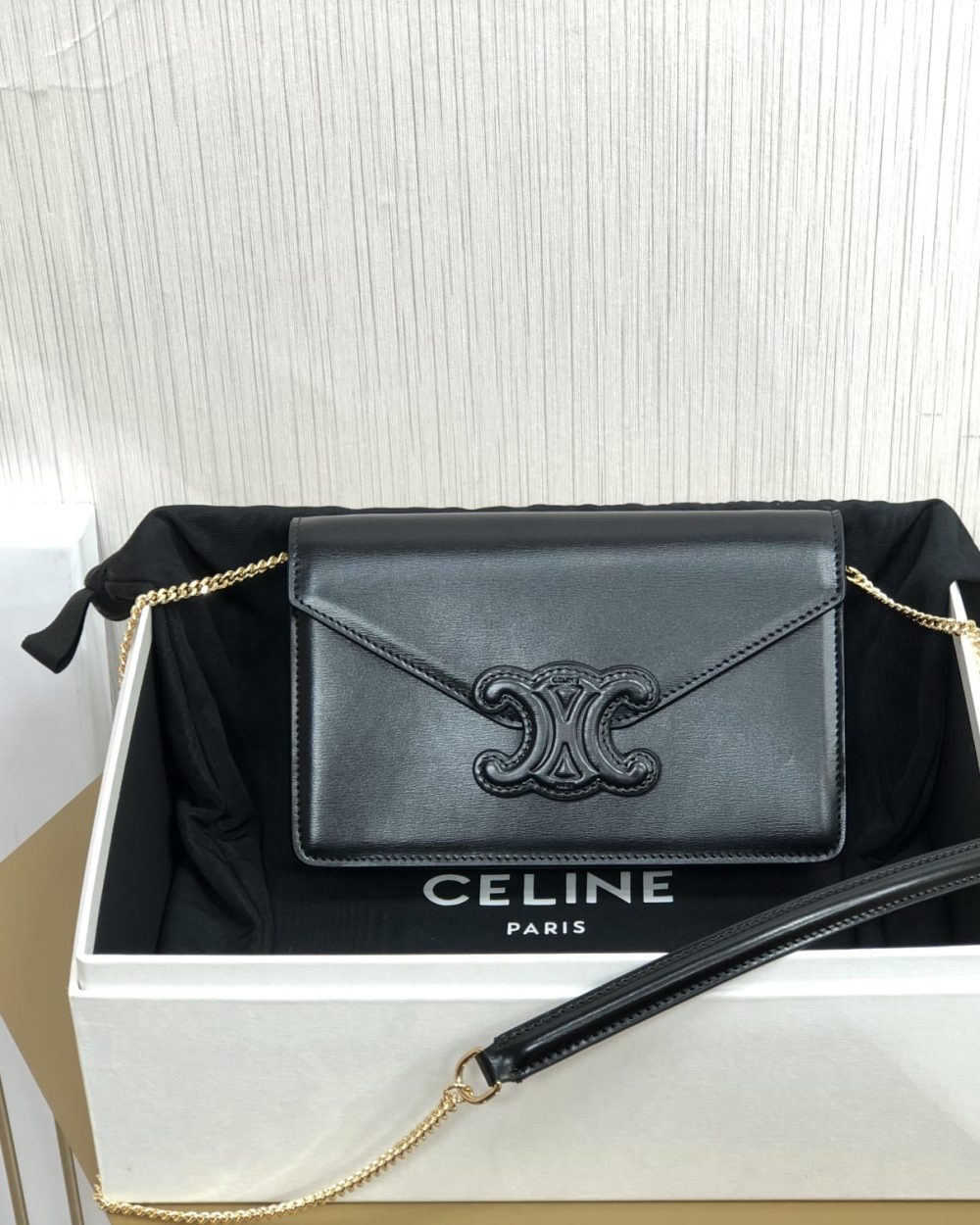 1:1 Replica Celine Wallet On Chain Triomphe Black For Women 7in/19cm 10J733DPV.38NO