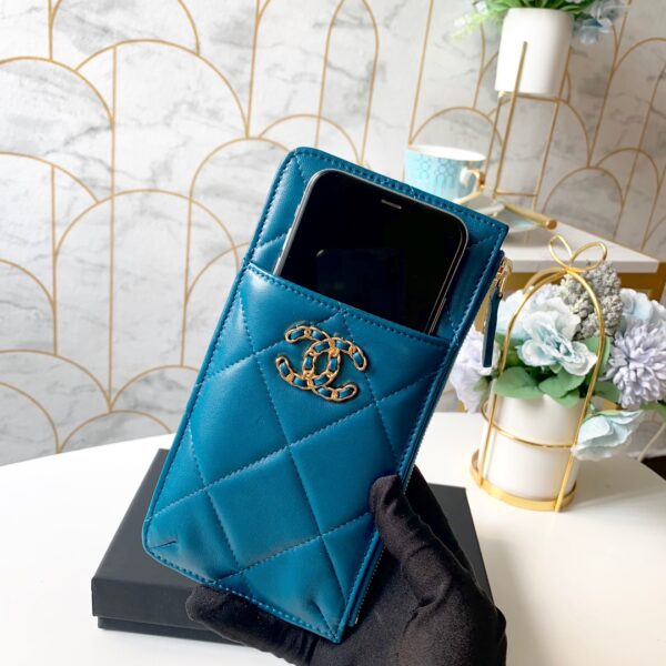 1:1 Replica Chanel 19 Matelasse Phone and Card Case Blue Bag For Women 19cm/7.5in