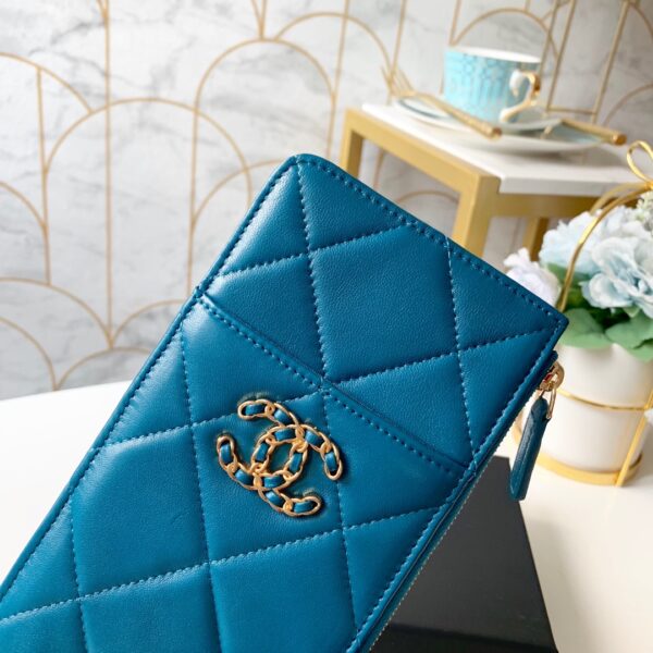1:1 Replica Chanel 19 Matelasse Phone and Card Case Blue Bag For Women 19cm/7.5in