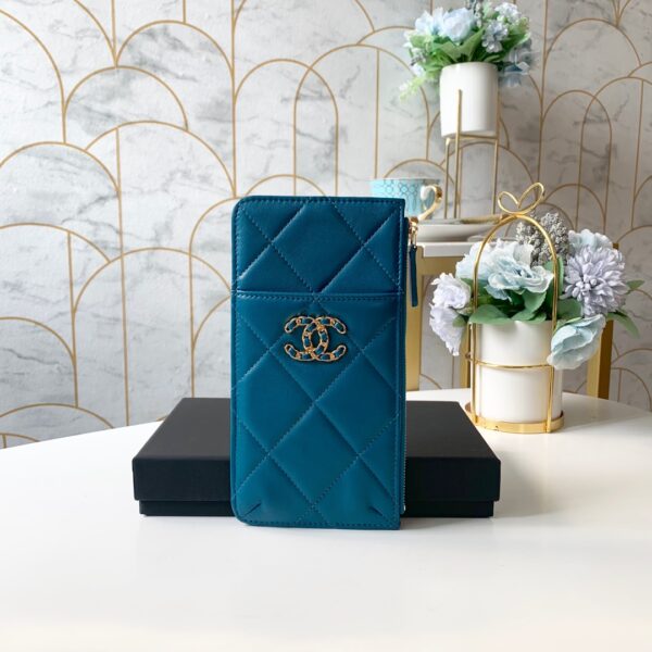 1:1 Replica Chanel 19 Matelasse Phone and Card Case Blue Bag For Women 19cm/7.5in