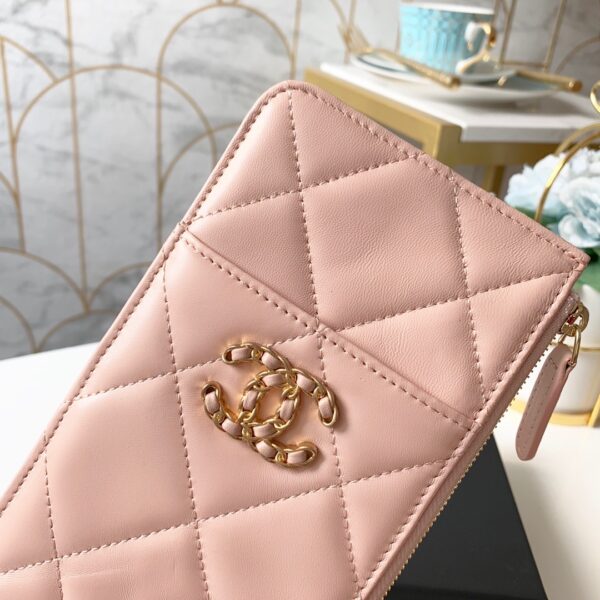 1:1 Replica Chanel 19 Matelasse Phone and Card Case Pink Bag For Women 19cm/7.5in
