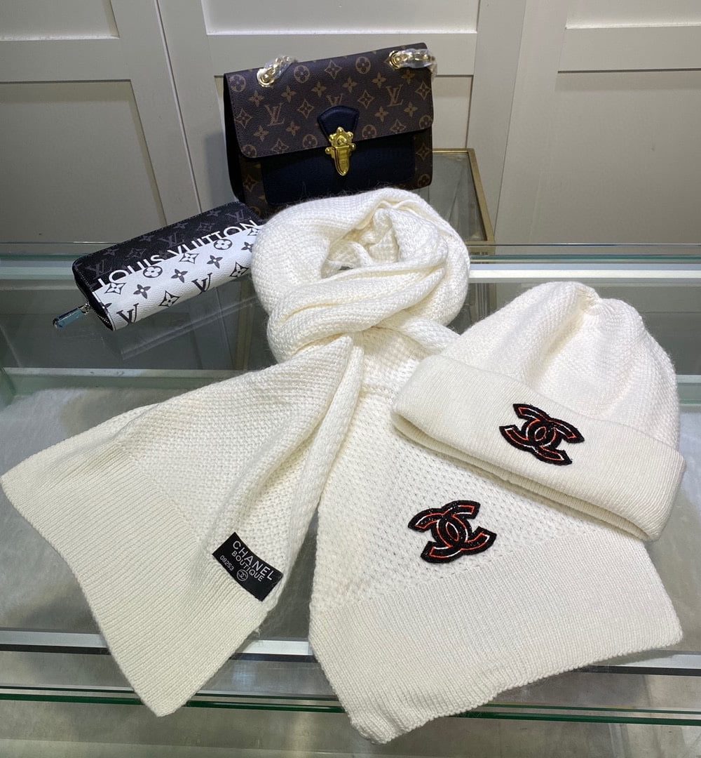 Chanel Beanie & Scarf Set In White 