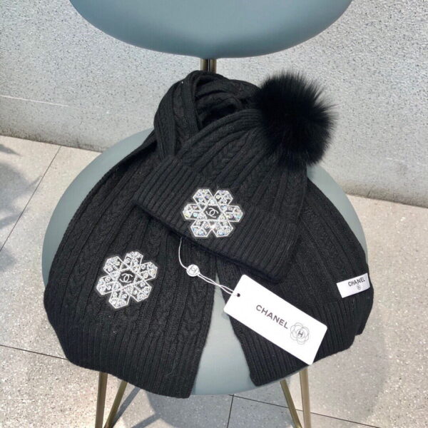 Chanel Beanie Black