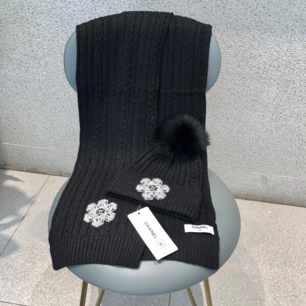 Chanel Beanie Black