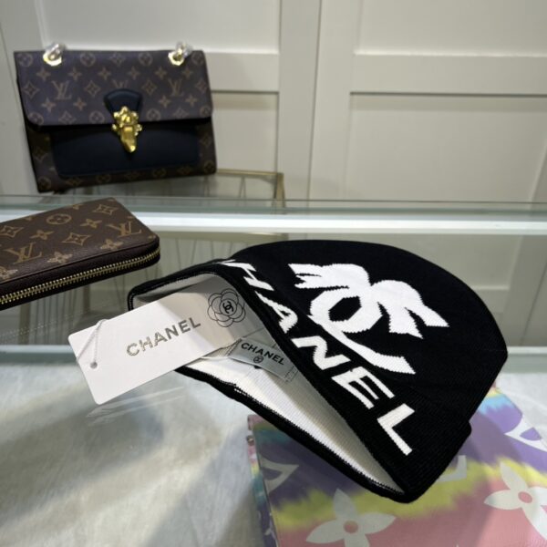 Chanel Beanie In Black