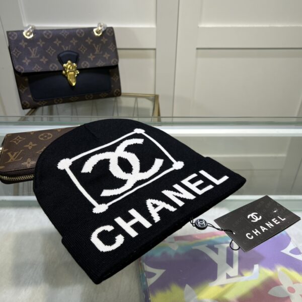 Chanel Beanie In Black