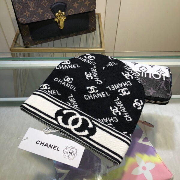 Chanel Beanie In Black
