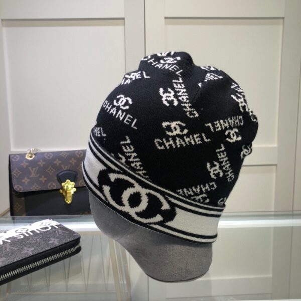 Chanel Beanie In Black