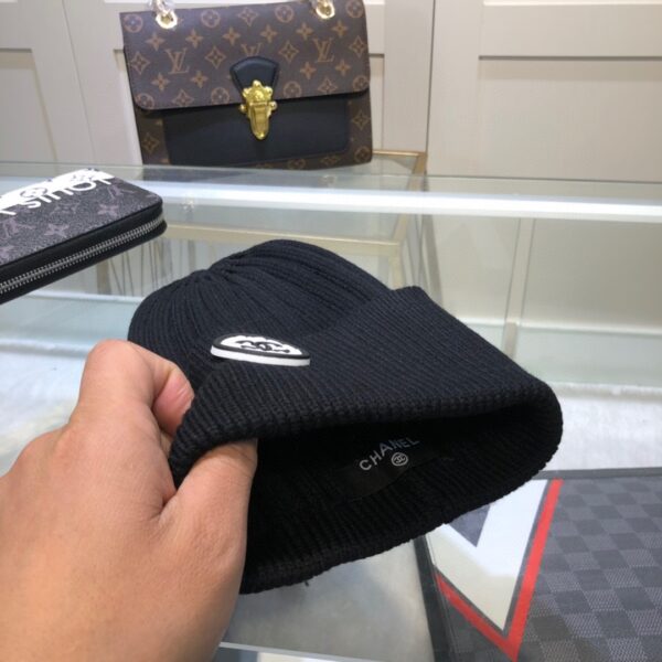 Chanel Beanie In Black