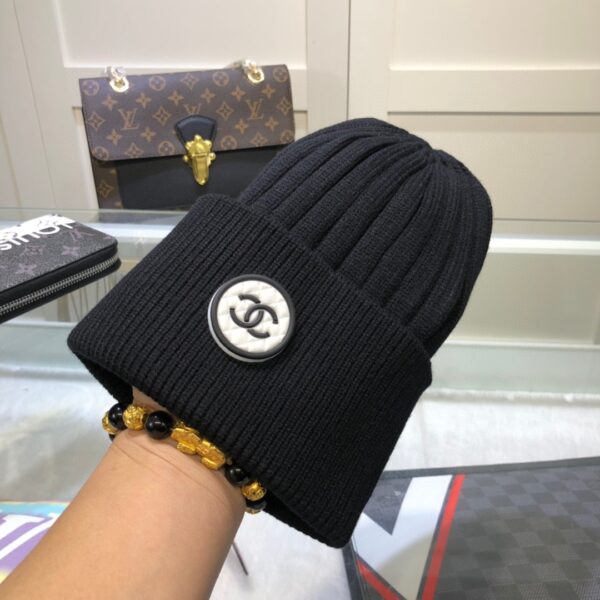 Chanel Beanie In Black