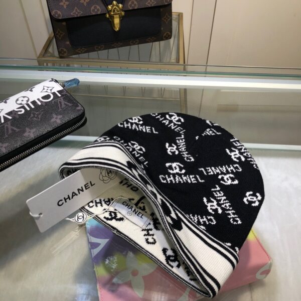 Chanel Beanie In Black