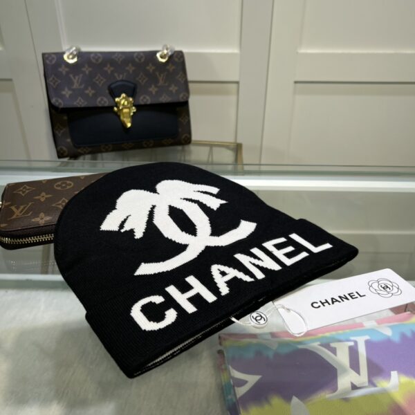 Chanel Beanie In Black