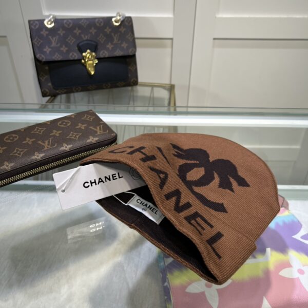 Chanel Beanie In Brown