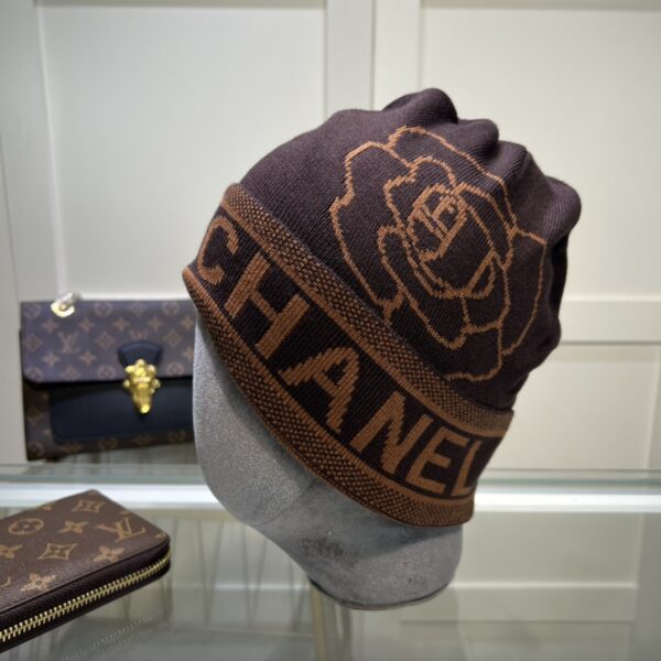 Chanel Beanie In Brown
