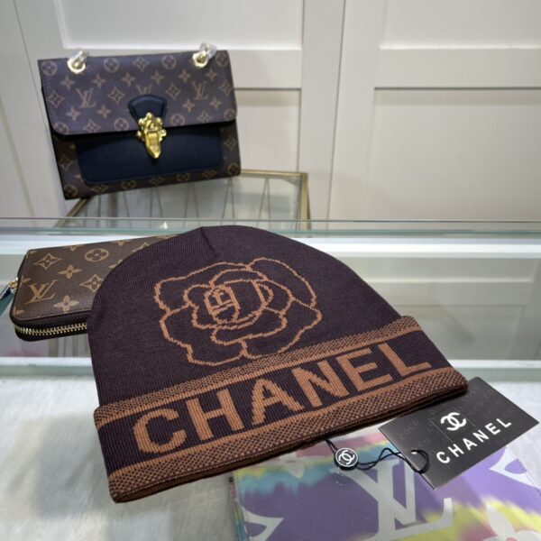 Chanel Beanie In Brown