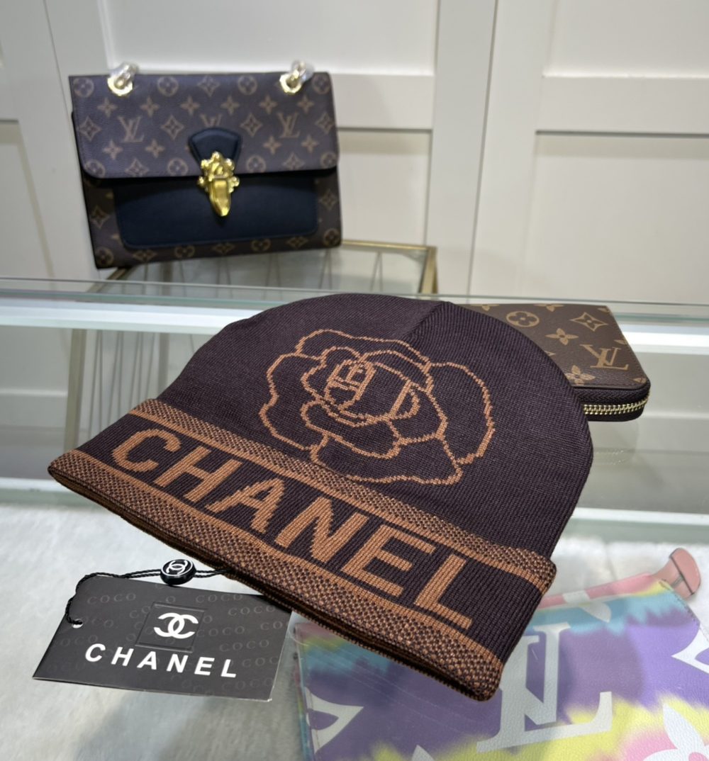 Chanel Beanie In Brown