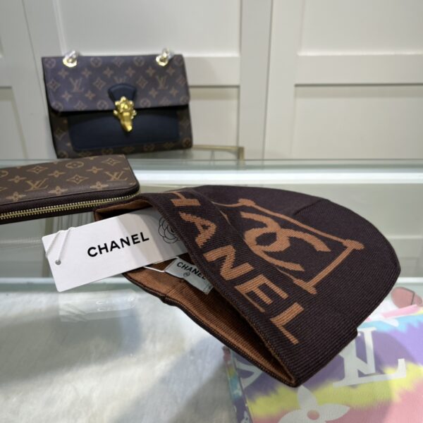 Chanel Beanie In Brown