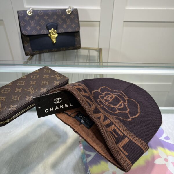Chanel Beanie In Brown