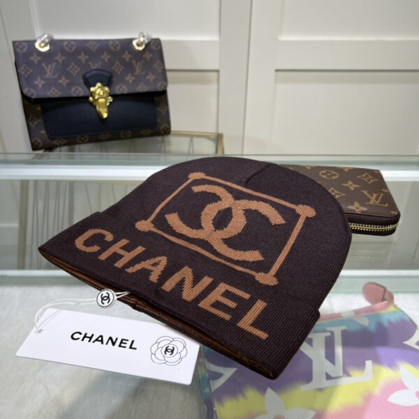 Chanel Beanie In Brown
