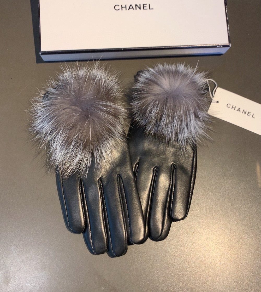 Chanel Gloves In Black