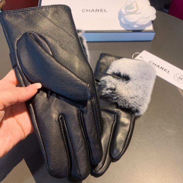 Chanel Gloves In Black