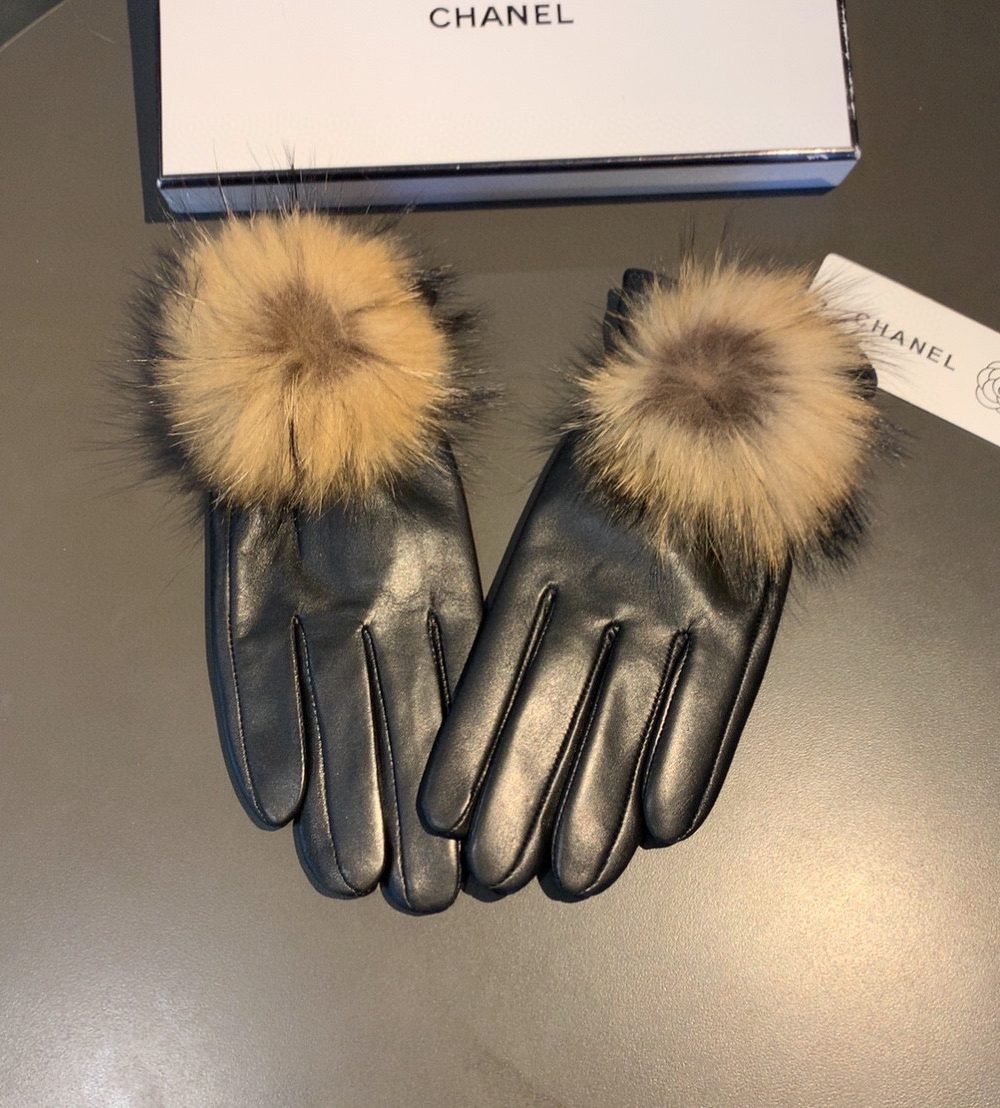 Chanel Gloves In Black