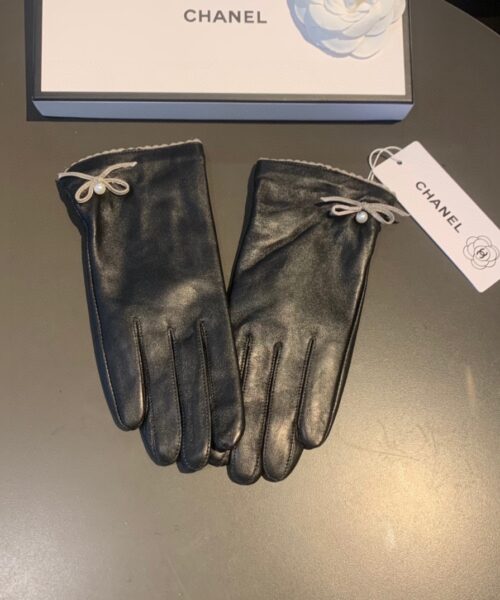 Chanel Gloves In Black