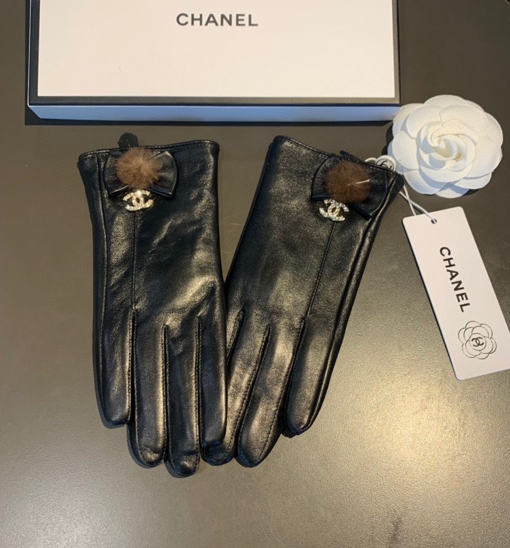Chanel Gloves In Black