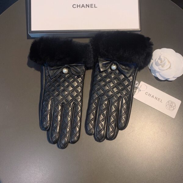 Chanel Gloves In Black