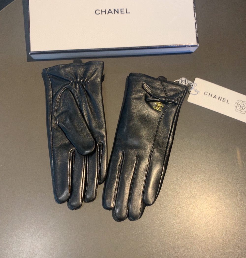 Chanel Gloves In Black