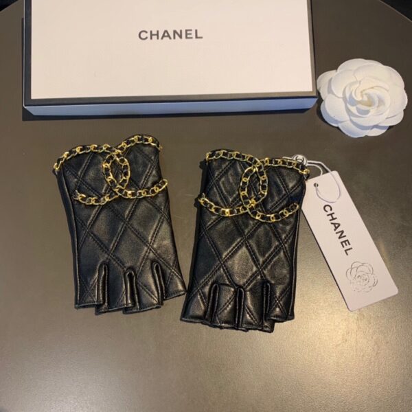 Chanel Gloves In Black