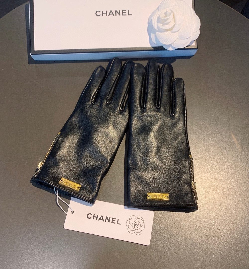 Chanel Gloves In Black